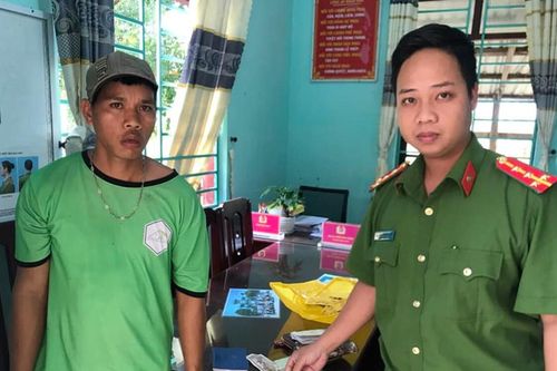 Nhặt được số tài sản lớn gồm cả tiền và vàng, thanh niên liền có hành động đáng ngợi khen