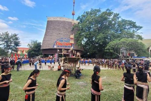 Kon Tum: Tổ chức Liên hoan Cồng chiêng - Múa xoang - Thi trang phục DTTS dành cho học sinh