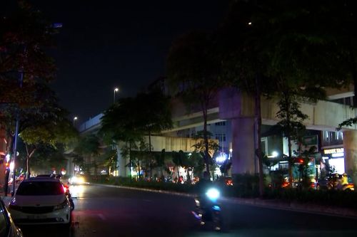Tuyến phố gần 10 năm không bật đèn đường ở Hà Nội