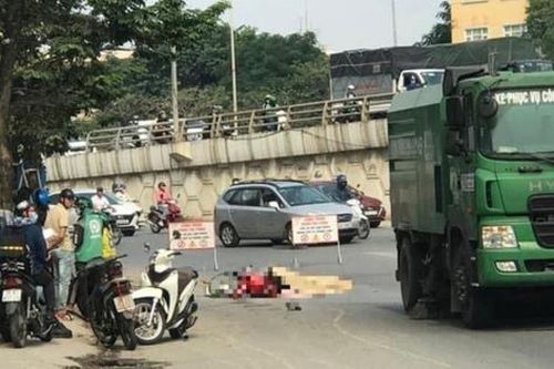 Hà Nội: Va chạm với xe vệ sinh môi trường, một người tử vong tại chỗ
