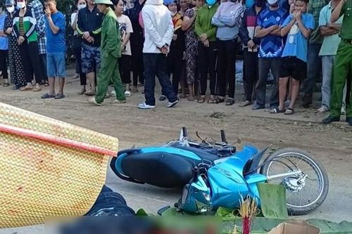 Cố gắng vượt xe đầu kéo, nữ sinh lớp 10 tử nạn ngay trên đường