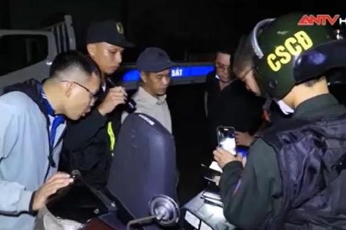 Chủ quán karaoke cho hàng loạt tiếp viên vay lãi nặng