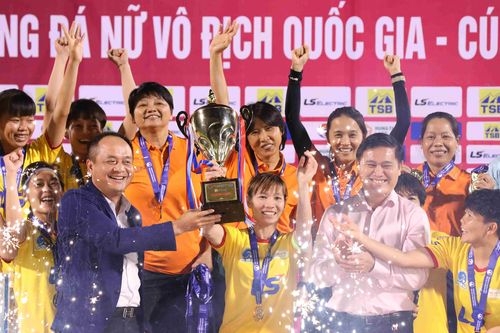 Cảm xúc lần thứ 11 vô địch của CLB nữ TP.HCM I