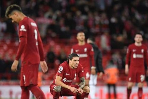 Thua đau đội áp chót, Liverpool đứt chuỗi 29 trận bất bại sân nhà