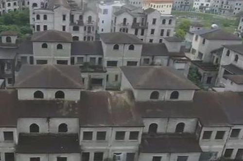 Hàng loạt khu đô thị bị bỏ hoang nhiều năm gây lãng phí