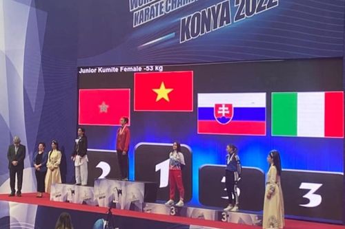 Võ sỹ Diệu Ly giành HCV tại giải vô địch karate trẻ thế giới