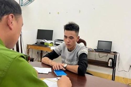 Vào tiệm vàng vờ hỏi mua dây chuyền rồi cướp, đối tượng bị bắt nóng