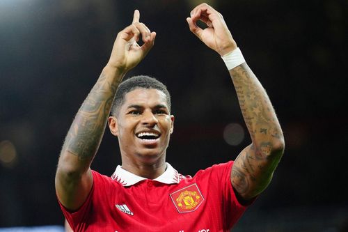 Rashford sao chép cách ăn mừng của Ronaldo