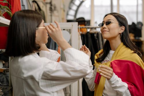 'Mua trước, trả sau' khiến người trẻ dễ rơi vào nợ nần