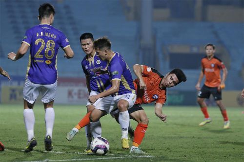 Sau vòng 22 V.League 2022: 'Nóng' ở hai đầu bảng xếp hạng