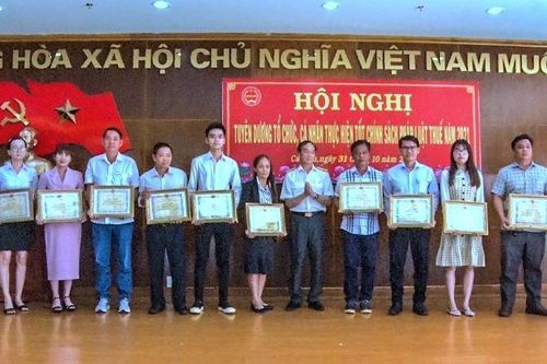 Cà Mau tuyên dương doanh nhân, doanh nghiệp nộp thuế tiêu biểu