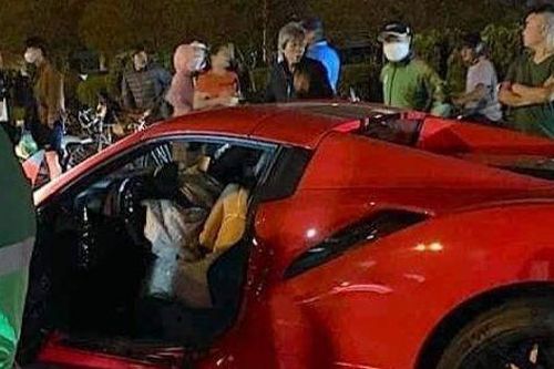 Cảnh sát thông tin về cô gái ở hiện trường vụ siêu xe Ferrari va chạm xe máy