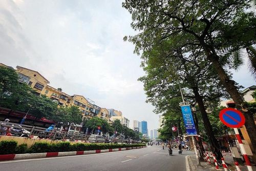 Tuyến phố nhiều lần thay thế, di dời cây xanh nhất Thủ đô