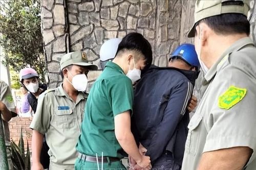 Kịp ngăn chặn đối tượng đổ xăng định đốt cơ sở mầm non ở Bình Dương