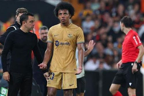 Hàng thủ Barca tan hoang sau trận thắng Valencia
