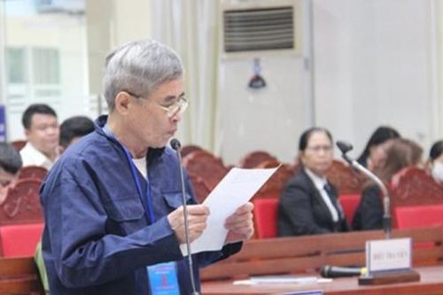 Ngày xét xử thứ 5 vụ buôn lậu 200 triệu lít xăng: Lời khai bị cáo mâu thuẫn với cáo trạng