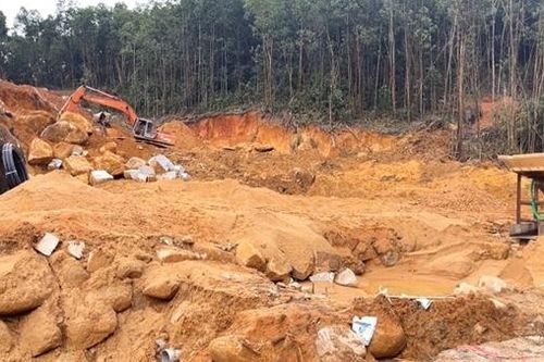 Phát hiện công trường khai thác cát lậu tại Lâm Đồng