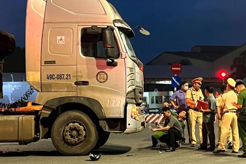 Tai nạn 4 người chết ở Bình Dương: Tài xế xe đầu kéo chuyển hướng thiếu quan sát