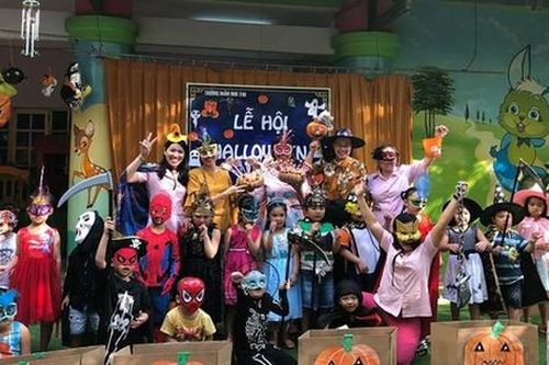 Tranh cãi đề nghị cấm tổ chức Halloween trong trường học