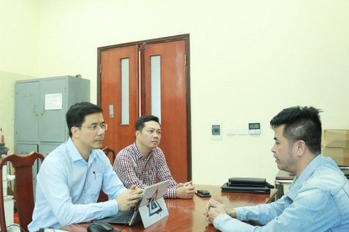 Bắt phóng viên nhận tiền để 'bảo kê' hoạt động vận tải