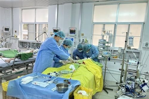 Lâm Đồng: Lần đầu dùng 'tim, phổi nhân tạo' cứu sống bệnh nhân