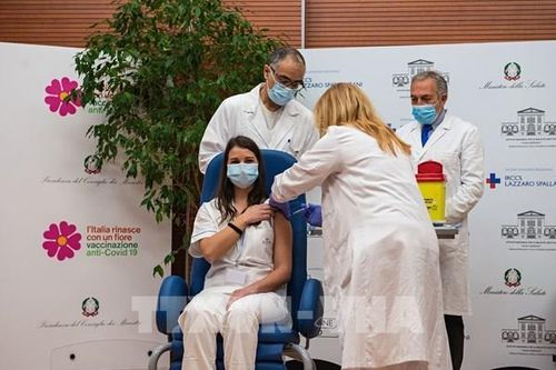Italy tiếp tục nới lỏng các quy định phòng dịch COVID-19