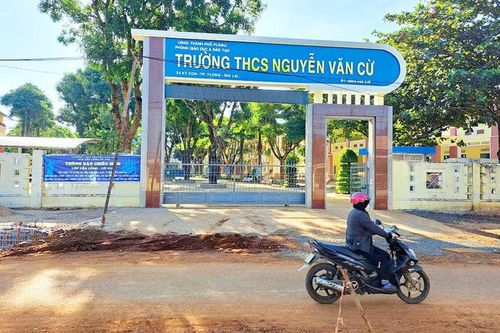 Nữ sinh lớp 8 không qua khỏi sau khi rơi từ tầng 3 xuống sân trường