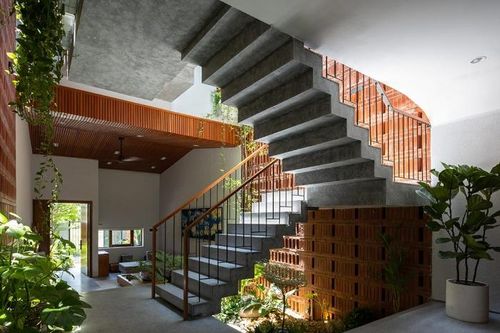Ngôi nhà phố lấy cảm hứng từ những nếp gấp giấy, không gian linh hoạt với nhiều tầng bậc