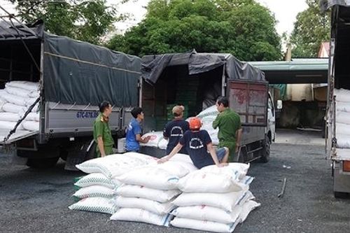 Khởi tố đối tượng buôn lậu đường cát