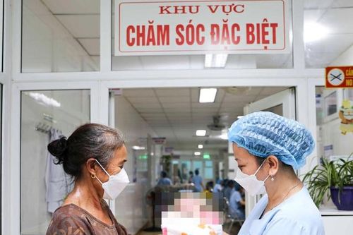 Nghệ An: Cứu sống trẻ sinh non 25 tuần tuổi, cân nặng chỉ 700 gram