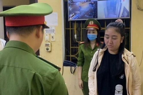 Lợi dụng chuyến bay giải cứu để lừa đảo, giám đốc đối mặt tội danh nào