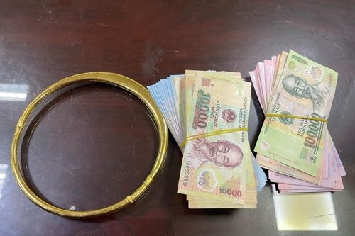 Trộm tài sản của bạn vì không được cho vay tiền