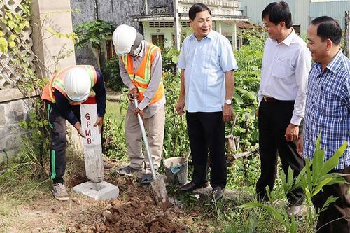 Bàn giao hồ sơ cắm cọc giải phóng mặt bằng Dự án cao tốc Châu Đốc-Cần Thơ-Sóc Trăng