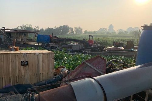 Hải Dương: Phát hiện công an đi kiểm tra, 'cát tặc' nhảy sông tẩu thoát