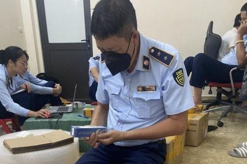 Đột kích cơ sở kinh doanh, khui ra loạt thực phẩm sức khỏe nghi dởm