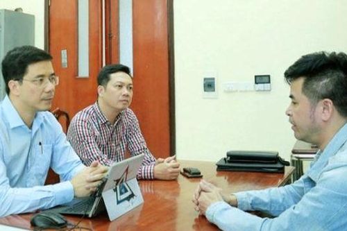 Phóng viên bị điều tra bảo kê xe tải