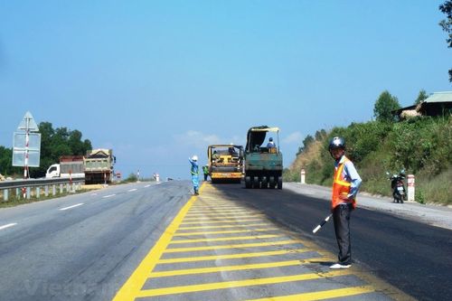 Sẽ sửa xong hư hỏng mặt đường cao tốc Nội Bài-Lào Cai cuối năm nay