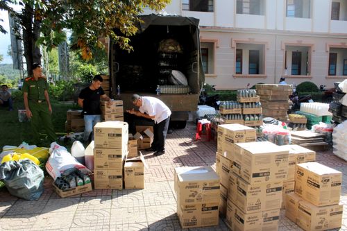 Đắk Nông: Triệt phá nhóm đối tượng sản xuất, buôn bán nhớt giả lớn