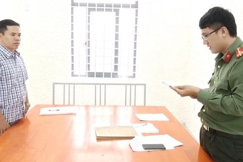 Phó giám đốc Ban Quản lý rừng phòng hộ Sơn Hòa cùng nhân viên bị khởi tố