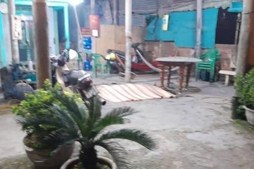 Nghi phạm đâm chết người bị bắt khi trốn trên mái nhà