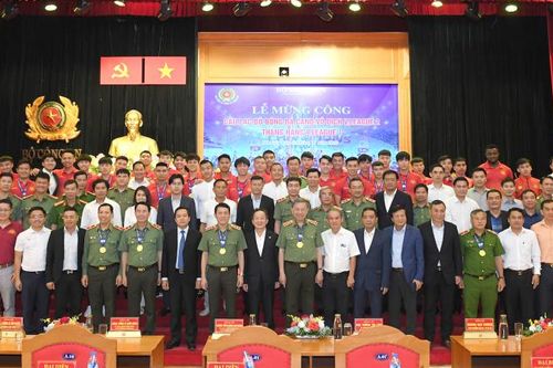 CLB CAND tổ chức lễ mừng công thăng hạng V-League 2023