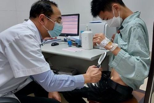 Thời tiết hanh khô, nhiều người mắc bệnh về da