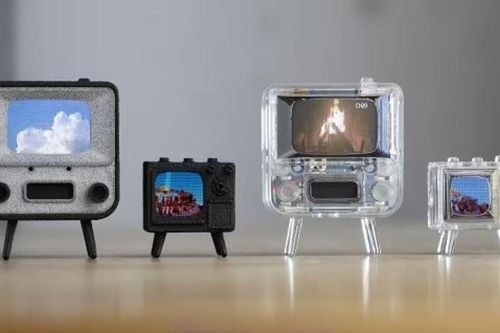TV nhỏ nhất thế giới chỉ bằng một con tem