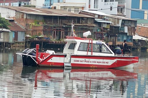 Người phụ nữ ở TP.HCM mất tích dưới kênh Đôi