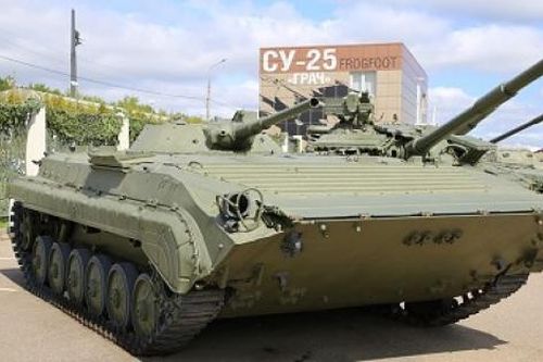 Loại xe chiến đấu bộ binh đầu tiên trên thế giới sắp về tay Ukraine, Ngoại trưởng Nga làm gì tại điểm đến đầu tiên ở Trung Đông?