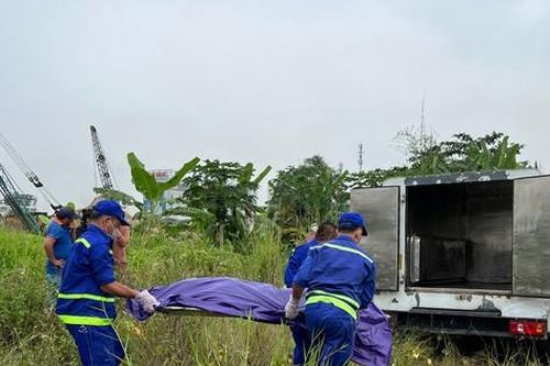 Phát hiện thi thể nam thanh niên nổi trên sông ở TPHCM