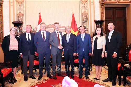 Lãnh đạo TP Hồ Chí Minh tiếp Thái tử kế vị Đan Mạch Frederik Andre Henrik Christian