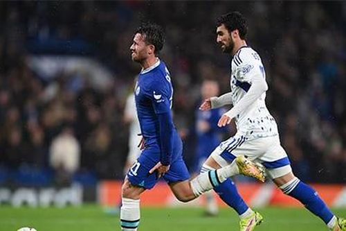 Fan Chelsea mắng Potter ngu ngốc vì mạo hiểm với Chilwell