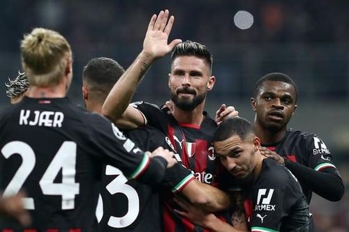 Giroud giúp AC Milan trở lại vòng knock-out sau 9 năm