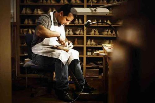 Lịch sử thế giới giày da nam - Thế giới giày da Duvis